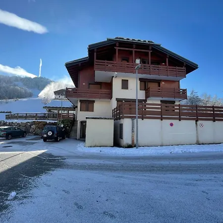 Au Pied Des Pistes Avec Piscine Et Parking - Fr-1-505-13 * Flumet